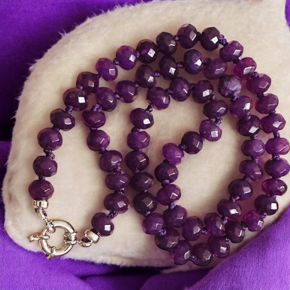 Elegant Purple Beaded Necklace